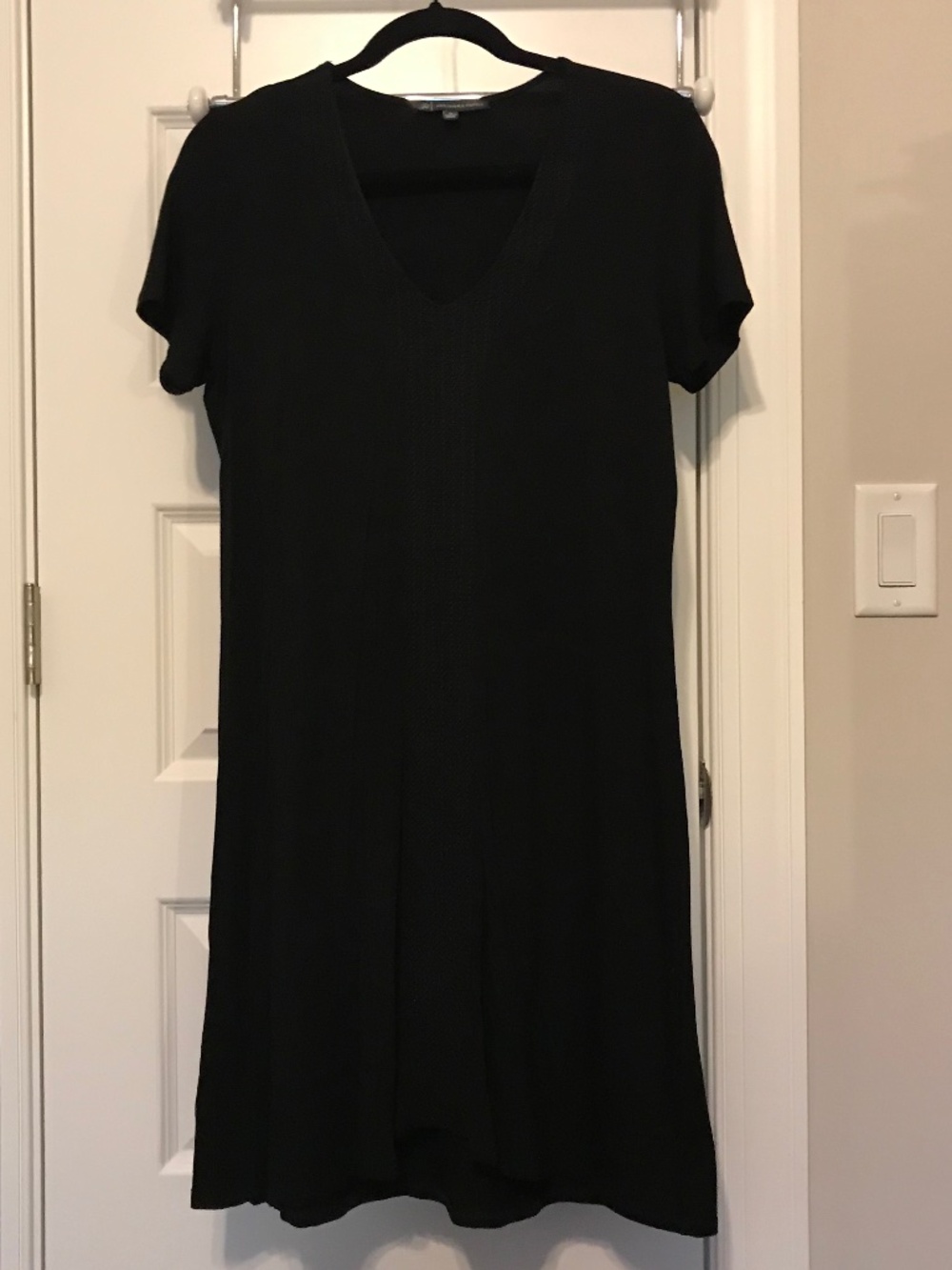 Adrianna Papell black short sleeve v-neck slip on midi dress (M)